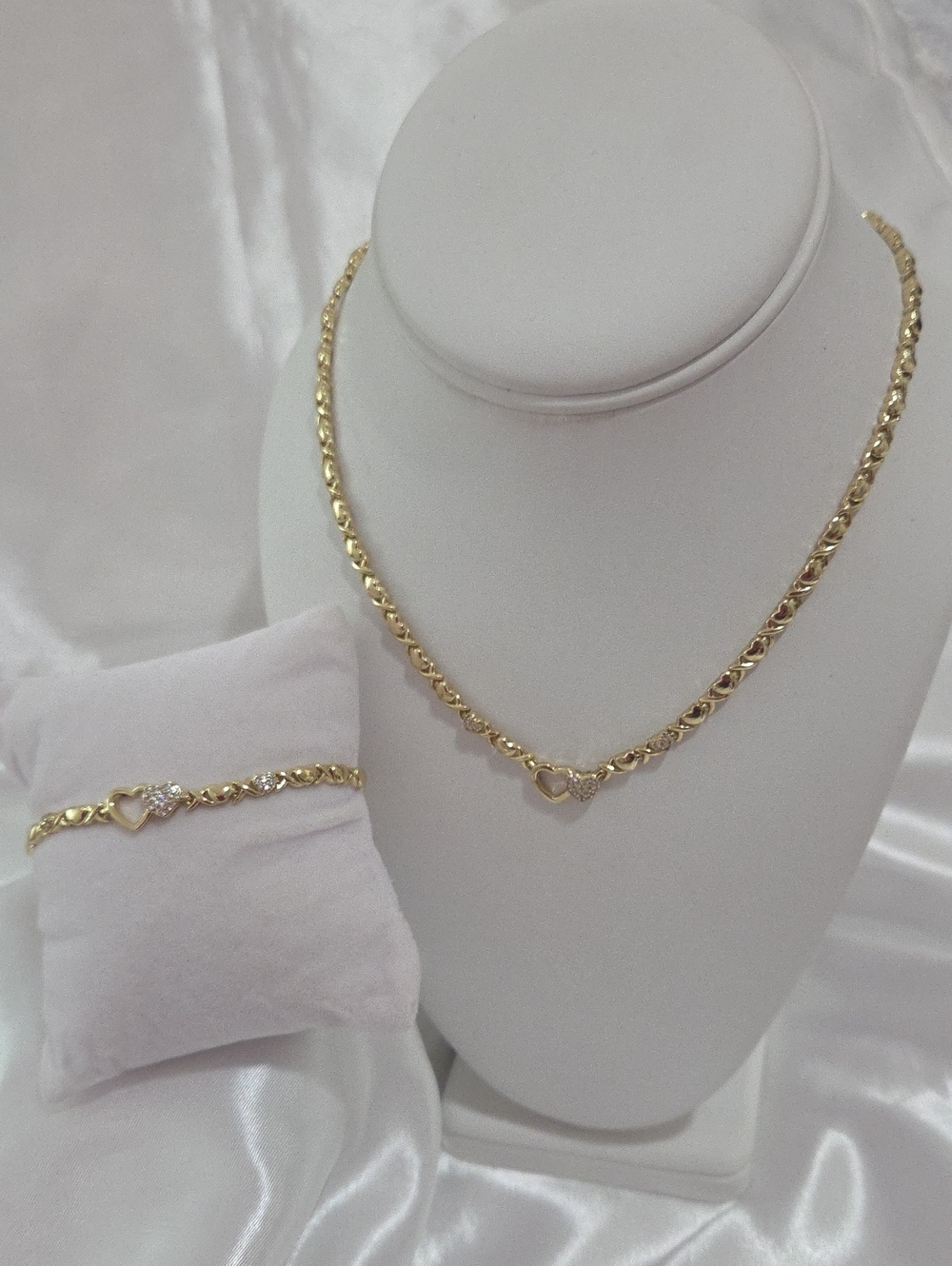 18K Gold Heart Link Necklace and Bracelet Set